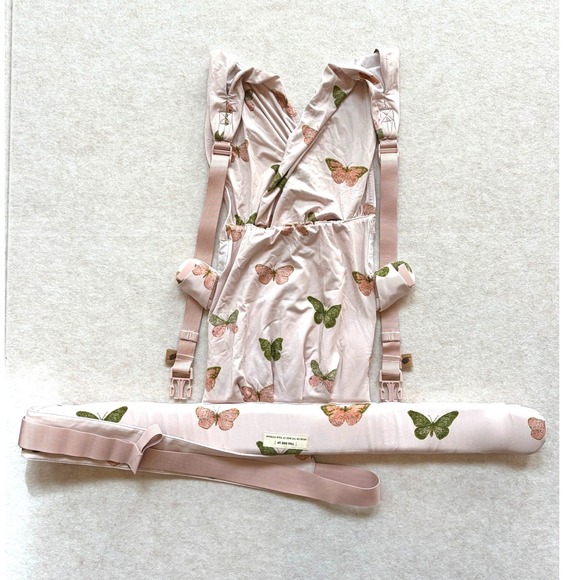 WildBird Handbags - WildBird Aerial Buckle Wrap Flutter Cream L-4XL Adjustable Waist Support NWOT